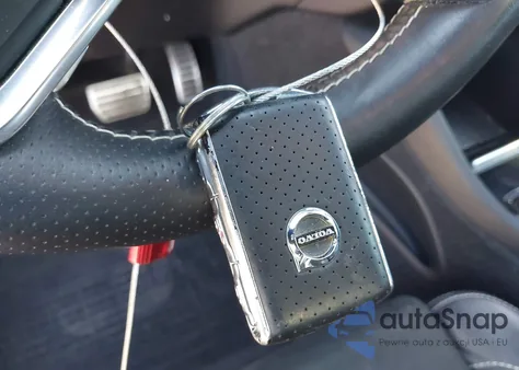 2019 Volvo Xc40 T4 R-Design z USA, uszkodzony, nr VIN YV4AC2HM0K2057933